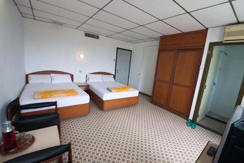 Peking Hotel George Town Bagian luar foto